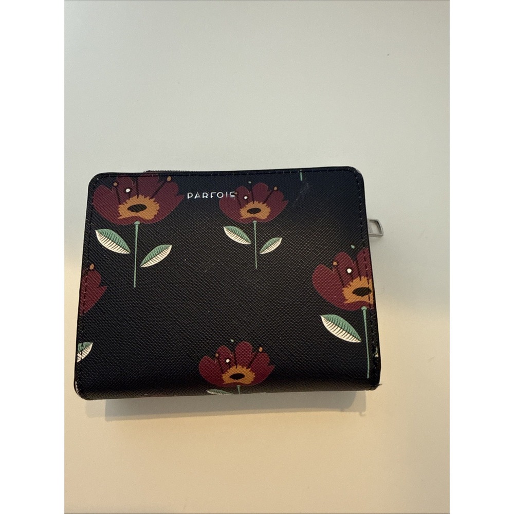Parfois Zip Around Compact Continental Wallet In A Floral Print.